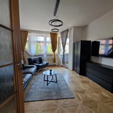 民宿 Bydlim U Areny 俄斯特拉发