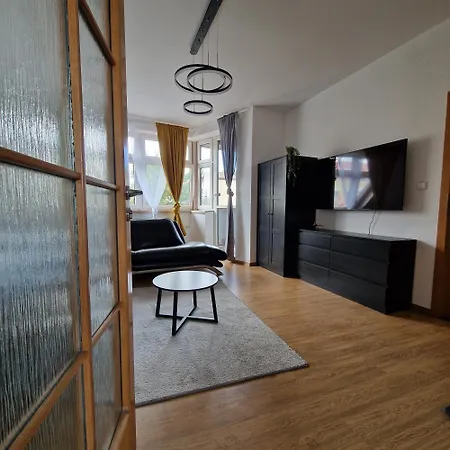 民宿 Bydlim U Areny *