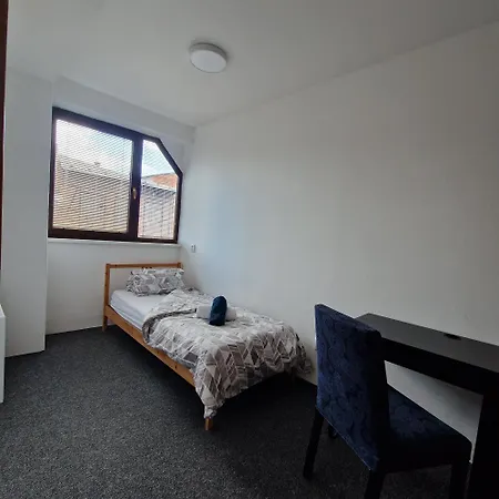 民宿 Bydlim U Areny *